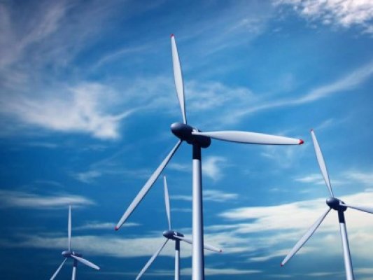 Cincisprezece proiecte eoliene în valoare de peste 1,7 miliarde de euro
